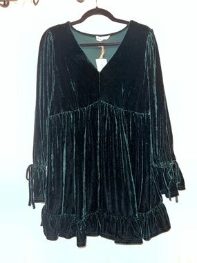 New In Velvet dark green mini Dress size medium